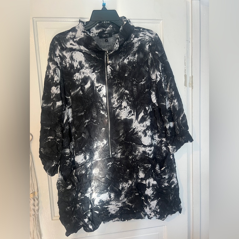 Comfy USA ~ Top